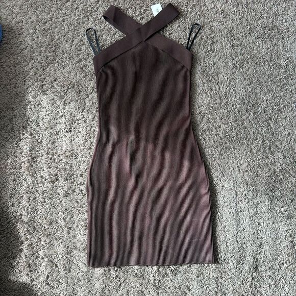 ✨BOGO FREE ✨NWT Aritzia Dress - Picture 2 of 4